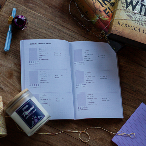 Agenda mensile 2026 con inserti bookish: recensioni, reading tracker e sfide librose